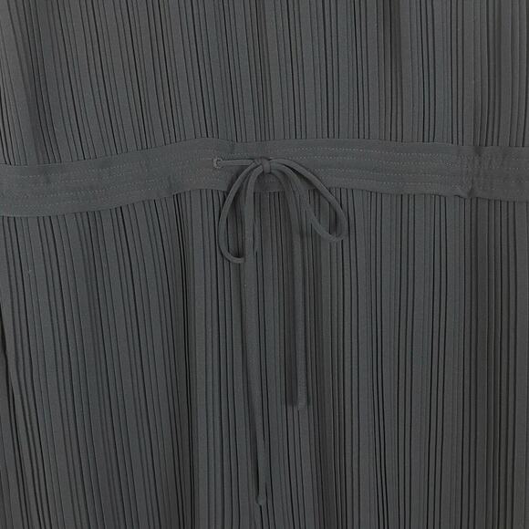 CLUB Monaco Navy Viga Pleated Tie-Shoulder Romper size 2 - Picture 3 of 8